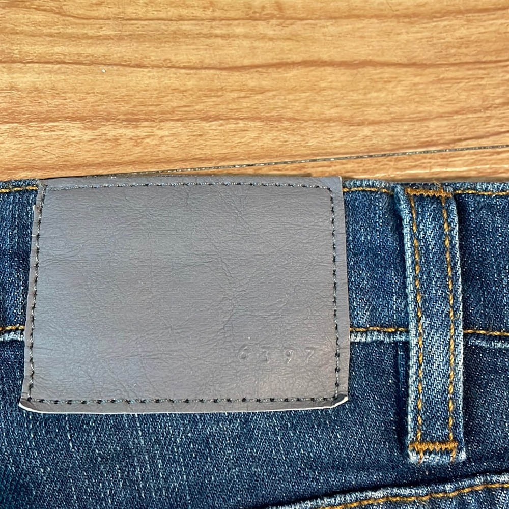 [6397] Cropped Jeans - Picture 6 of 9